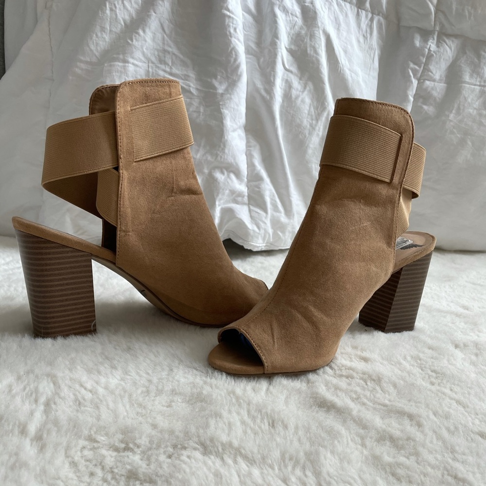 Tan boots good condition size 8
